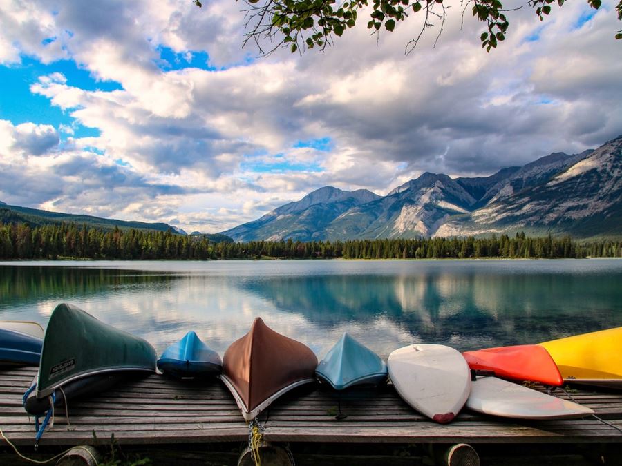 Lake Edith is one of the must-visit places in Jasper National Park