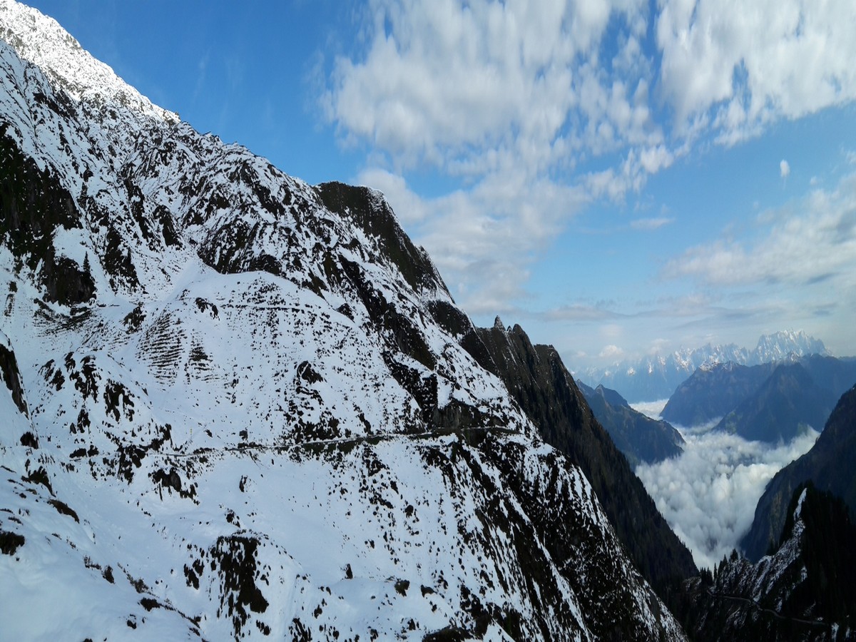 Ridge view from the Alexander-Enzinger Trail Hike in Zell am See - Kaprun, Austria