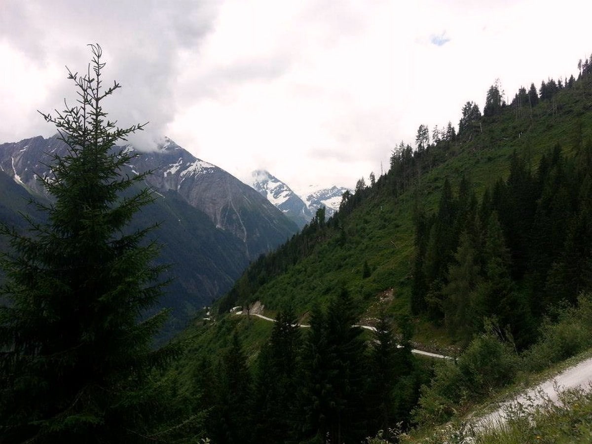 Glocknerblick via Jetzbachsteig Hike in Zell am See has beautiful mountain views