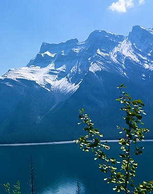 Lake Minnewanka Lakeside hike in Banff National Park, Alberta