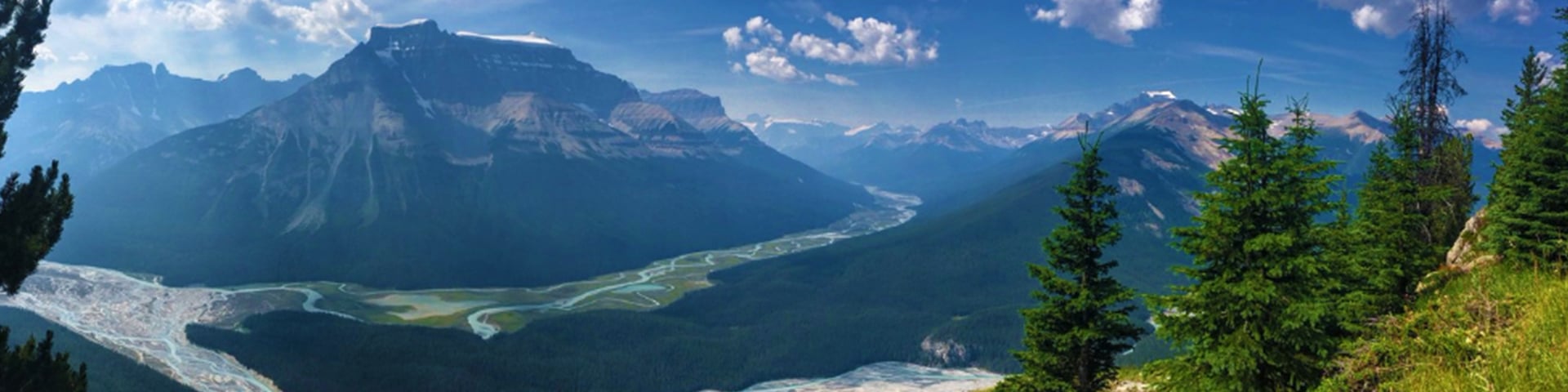 Panoramic views of the Peyto Lake Viewpoint hike from Icefields Parkway, the Canadian Rockies