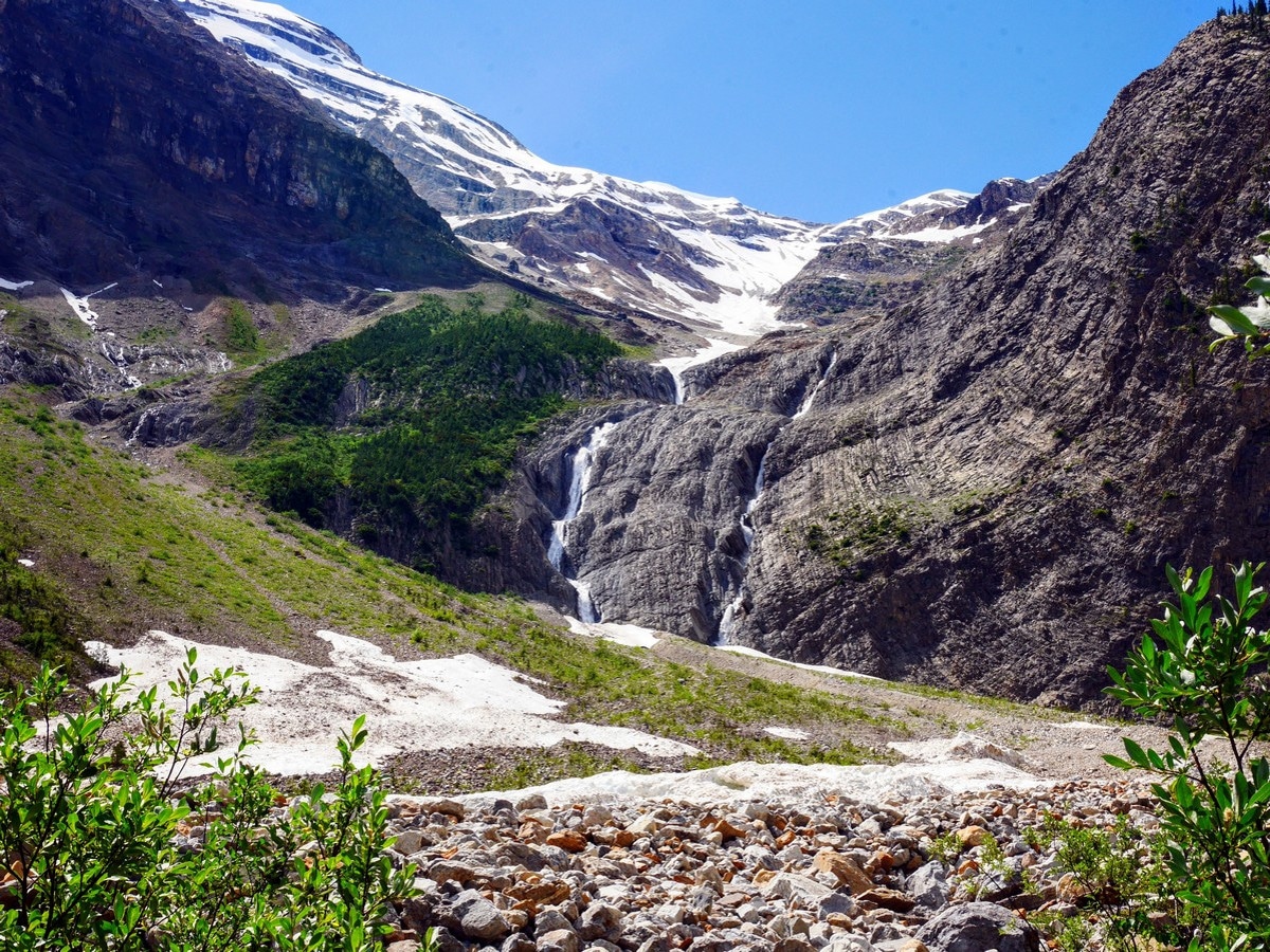 Waterfalls and cliffs on the Emerald Basin Hike in Yoho National Park, Canada