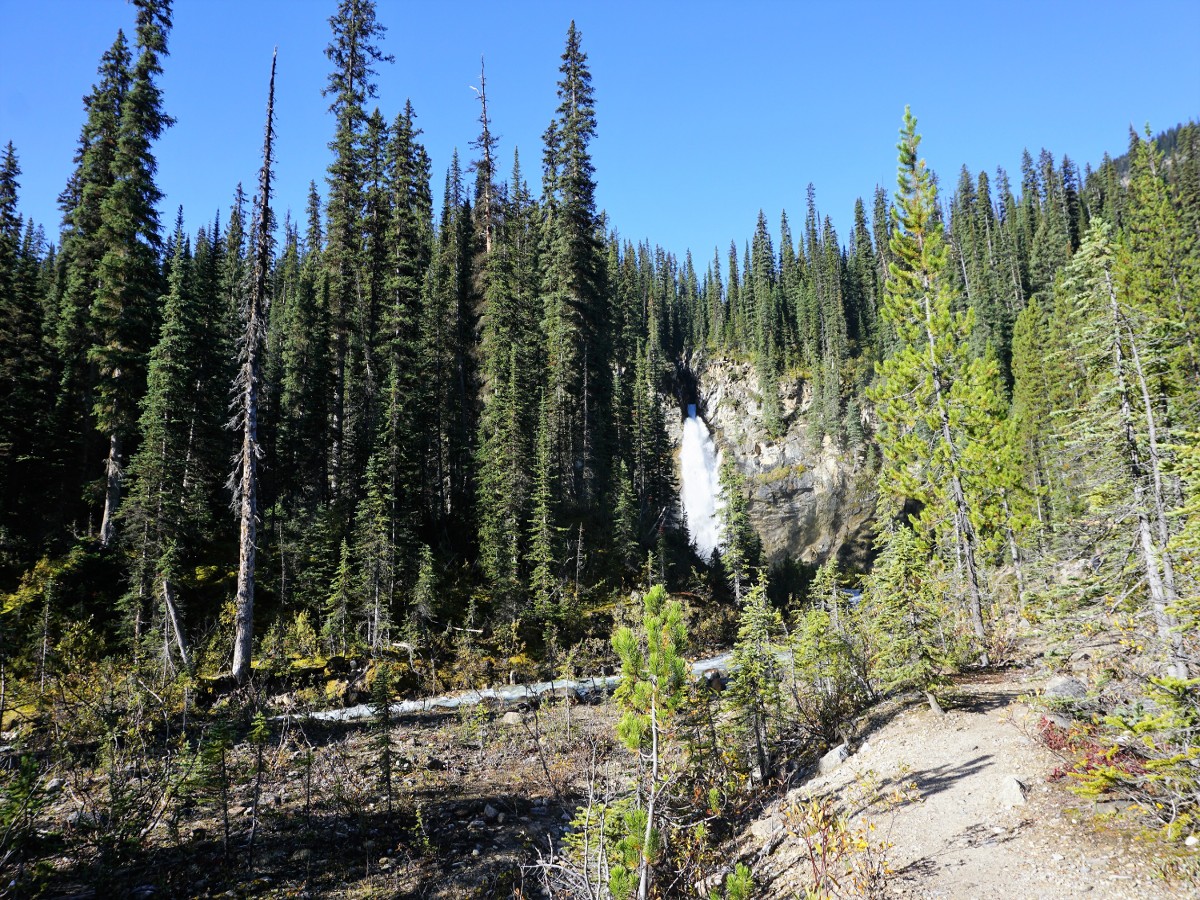 Small waterfall on the Twin Falls and Whaleback Hike in Yoho National Park, Canada