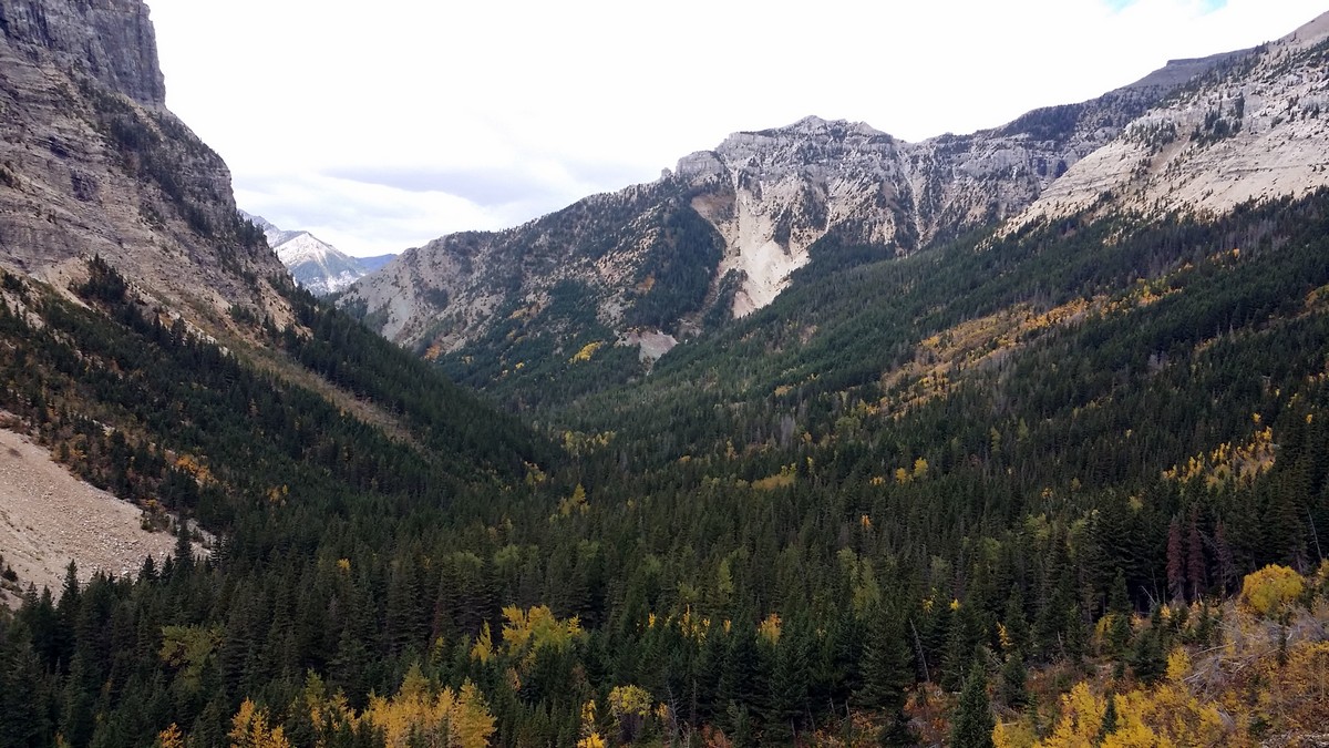 Beautiful views on the Crypt Lake Hike in Waterton Lakes National Park, Canada