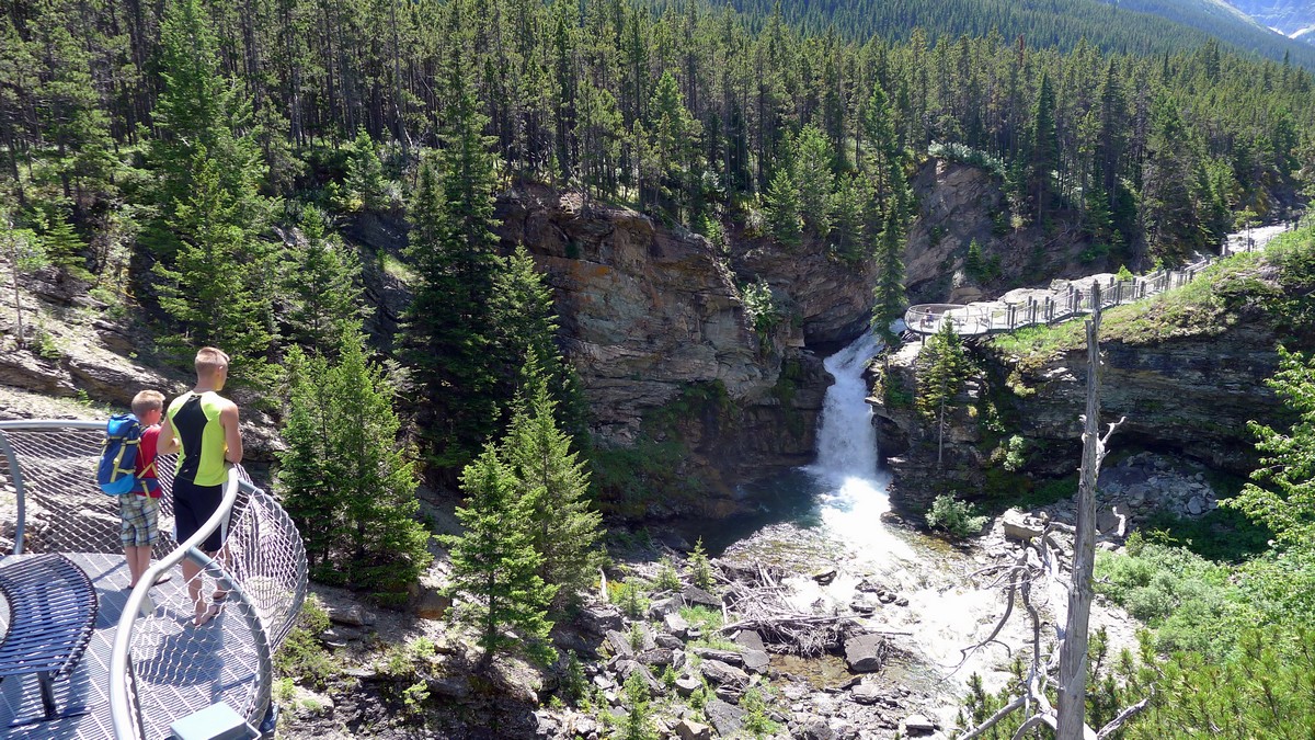 Viewing platform on the Red Rock Canyon / Blakiston Falls Hike in Waterton Lakes National Park, Canada