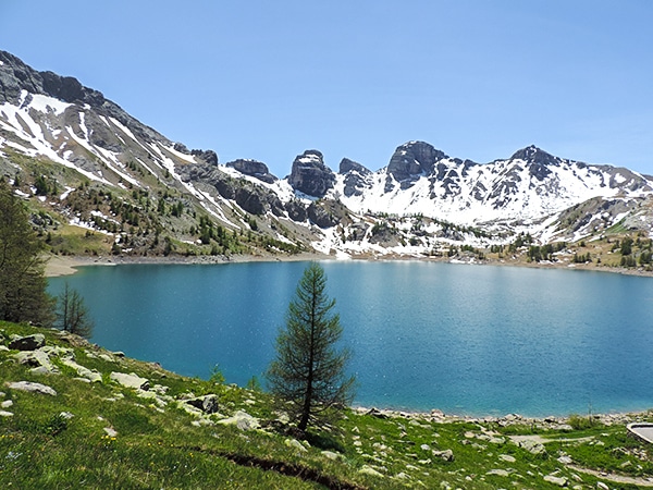 Trail of the Lac d'Allos hike in Mercantour National Park, France
