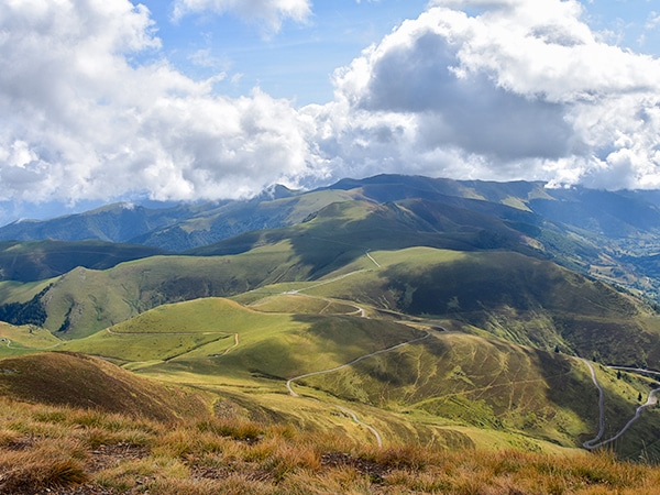 Trail of the Mont Né hike in French Pyrenees