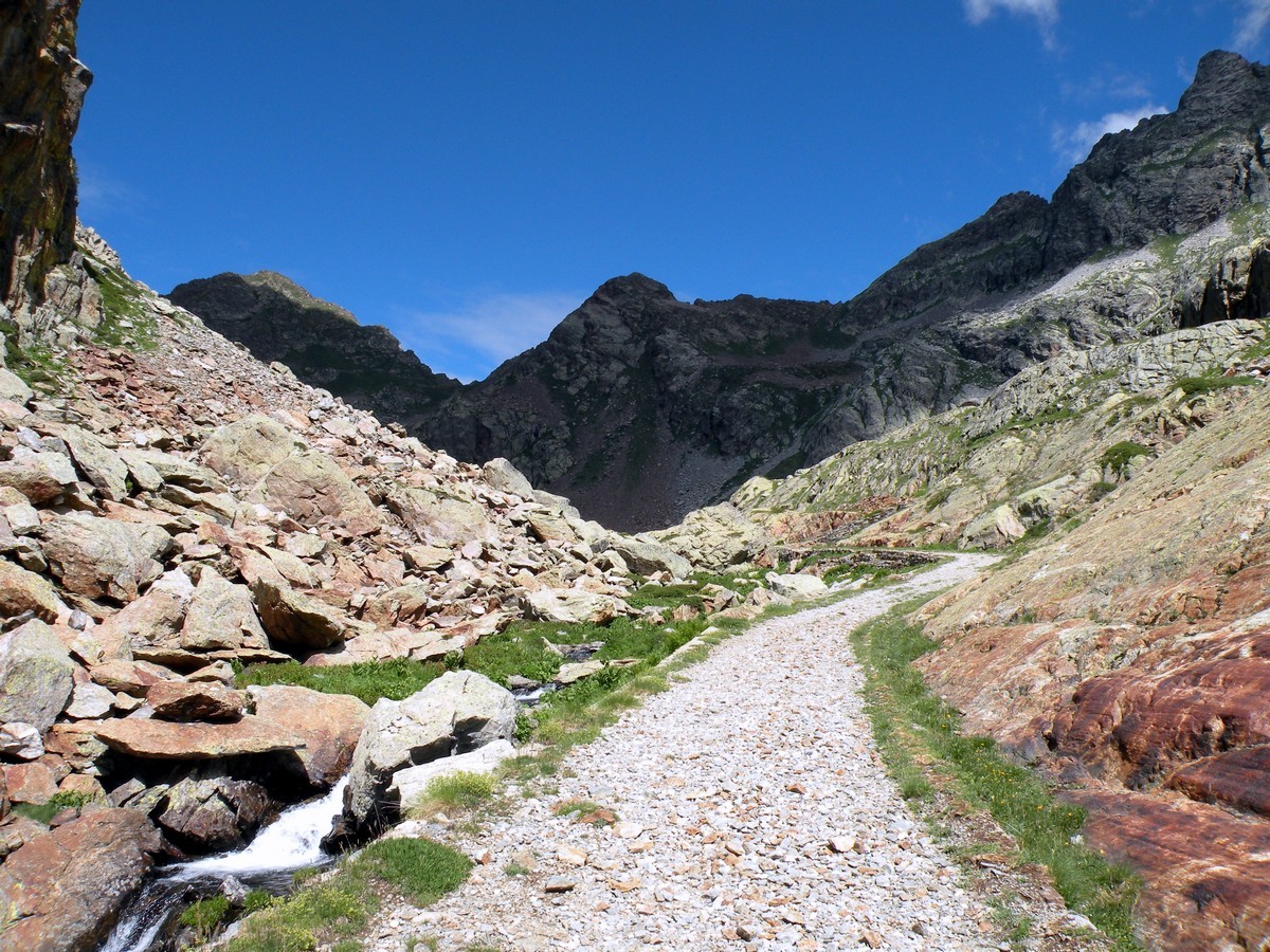 Views of the Lago di Valscura on the Giro del Valasco Hike in Alpi Marittime National Park, Italy