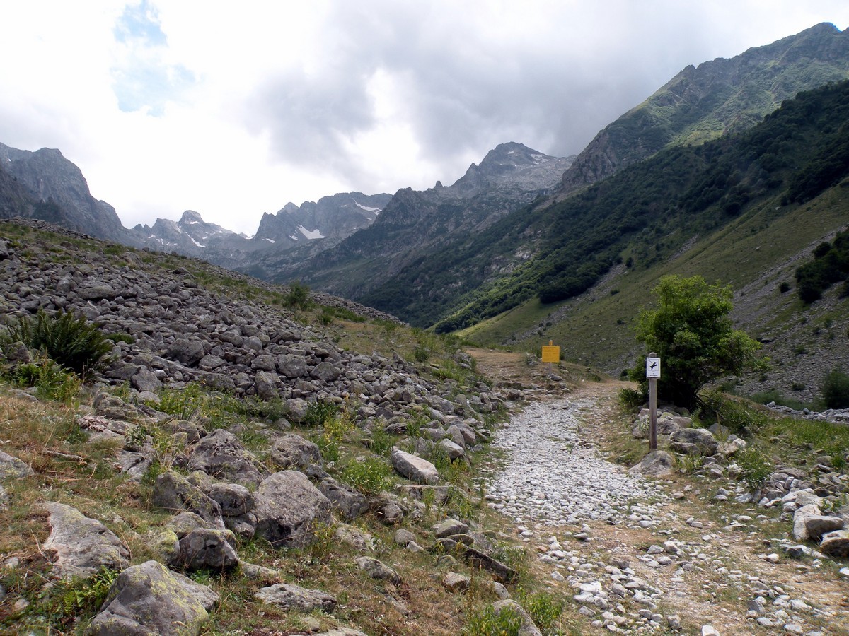 Rifugio Pagarì trail in Italian Alps