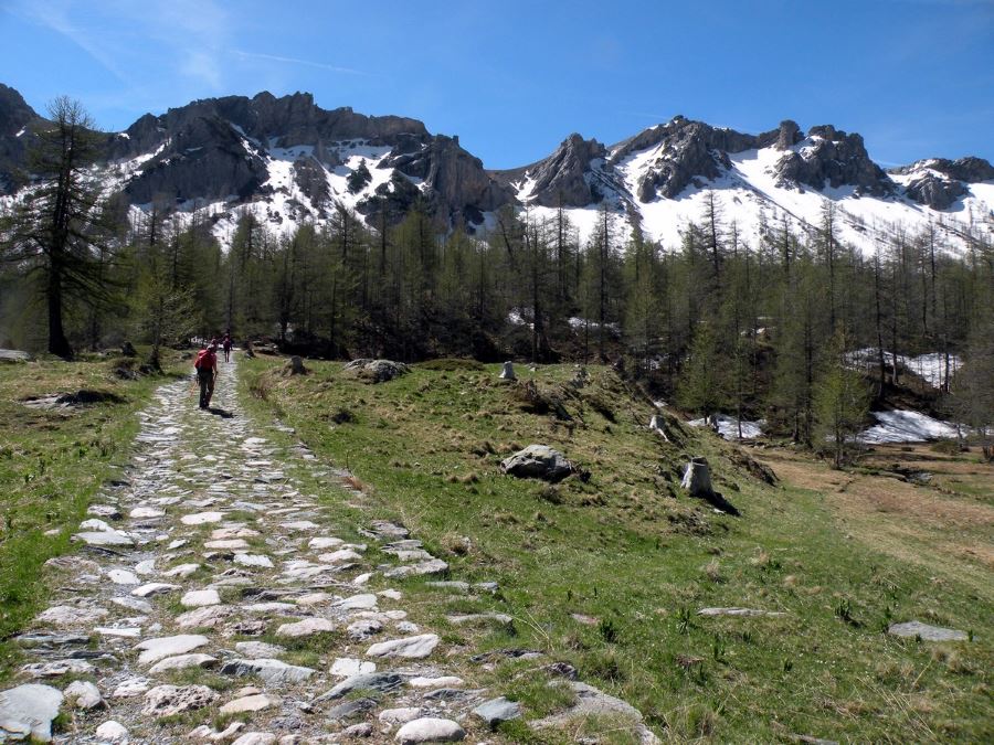 The paved military road on the Fontanalba Hike in Mercantour National Park, France