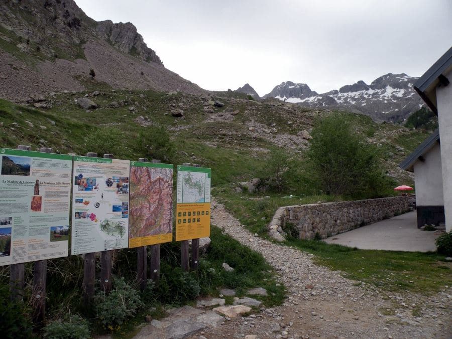 The trail of the Col de Fenêtre Hike in Mercantour National Park, France