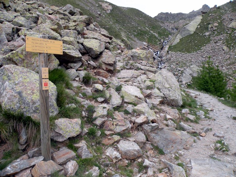 The crossroad to Pas des Ladres on the Col de Fenêtre Hike in Mercantour National Park, France