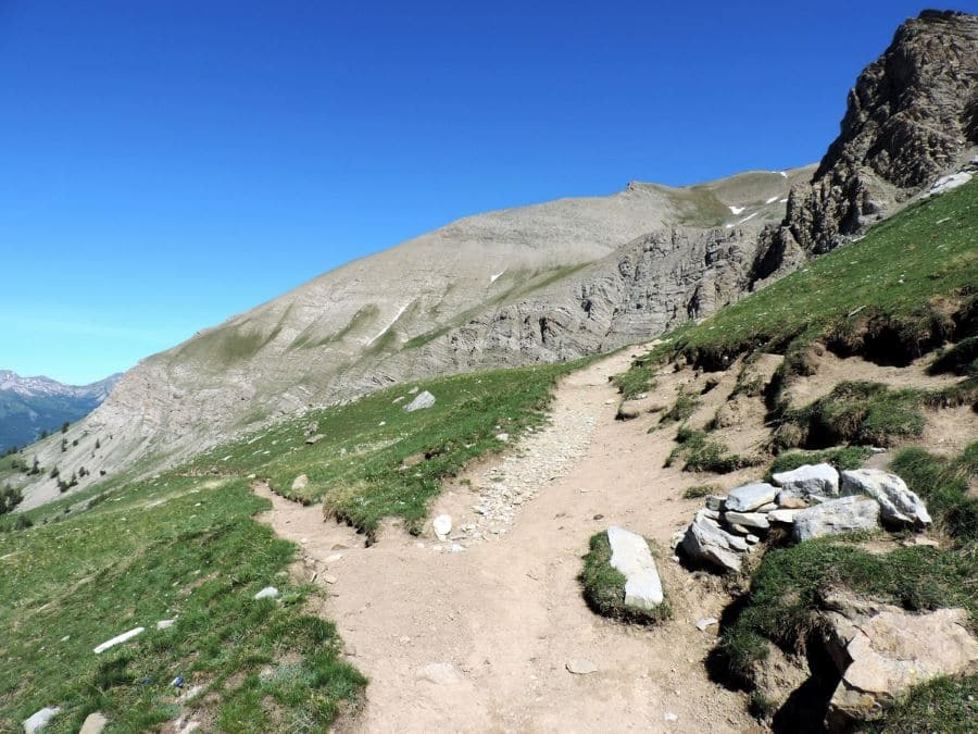 The path towards the Pas de la Petite Cayolle on the Sommets des Garrets Hike in Mercantour National Park, France