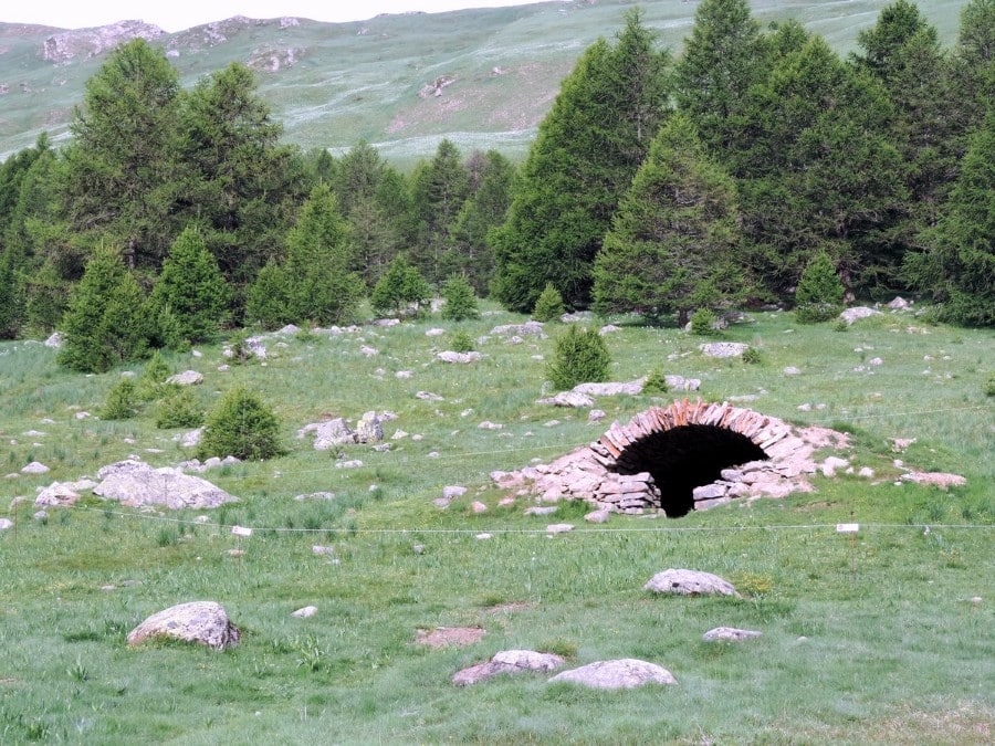 A traditional refuge for men and sheep on the Lauzanier Hike in Mercantour National Park, France