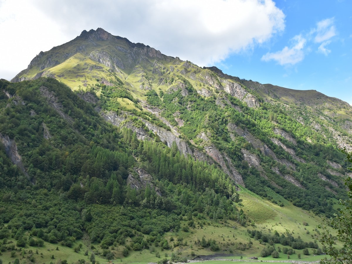 Lac d'Oô trail in France