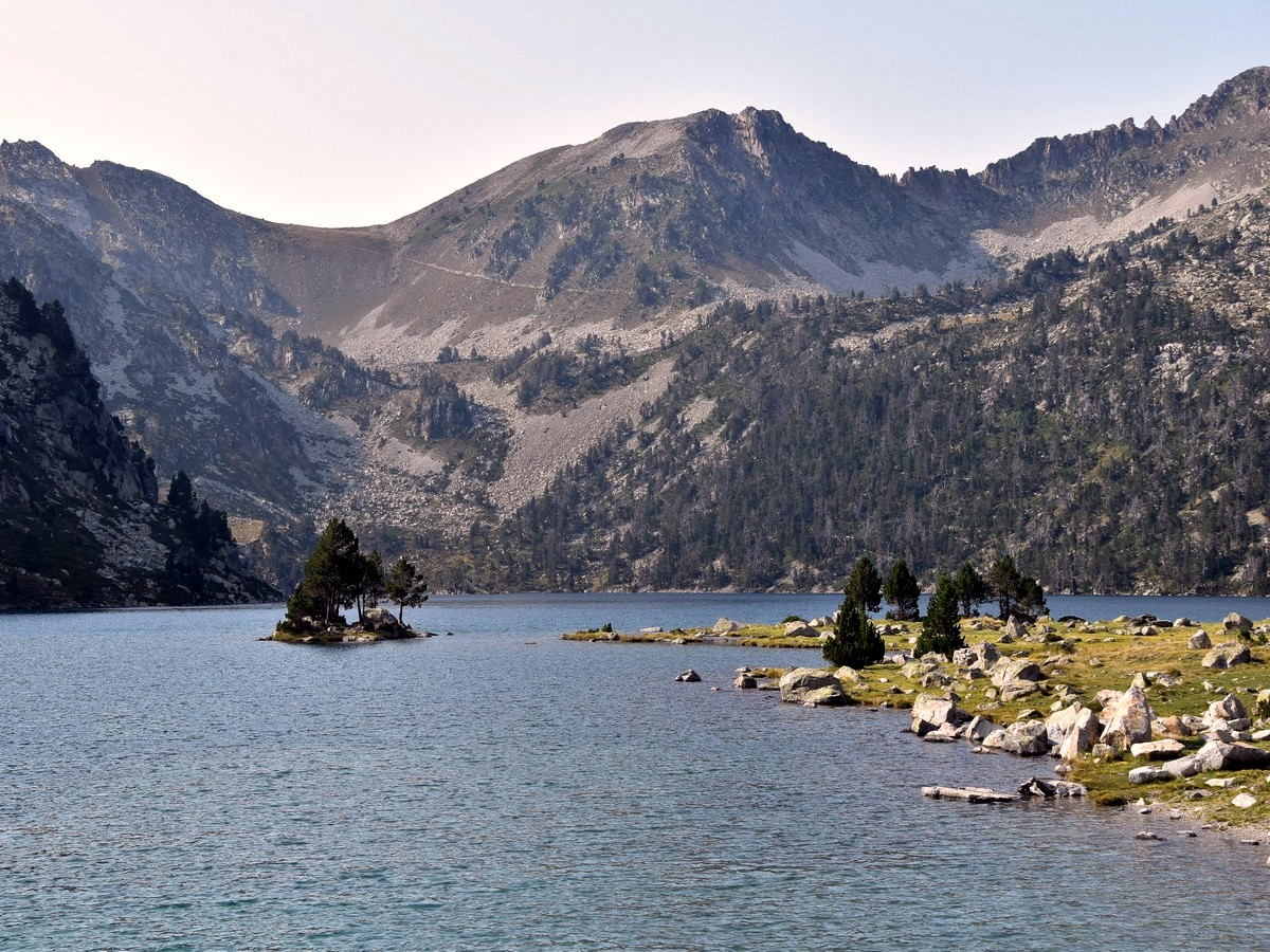 Hike to the Aubert and Aumar lakes