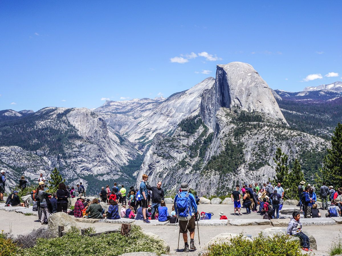 Crowd of hikers at Sentinel Dome to Glacier Point Hike in Yosemite National Park