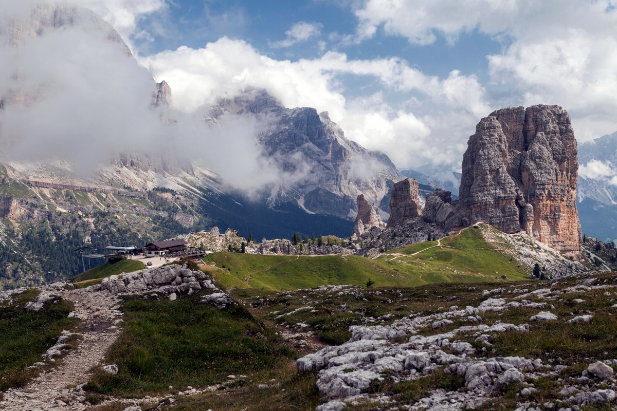 Nuvolau trail in Dolomites takes you through beautiful overlooks to Cinque Torri and Rifugio Scoiattoli
