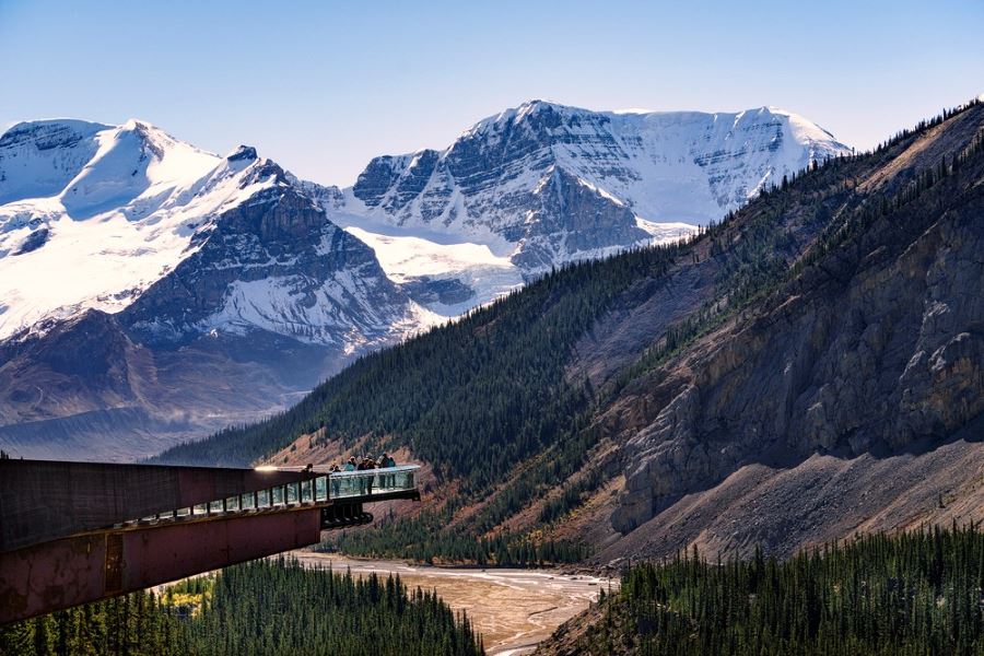 Icefields Parkway is a bucket-list location for hikers in the Canadian Rockies