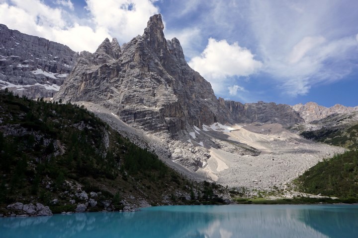 Lago del Sorapis on a hike in Italian Dolomites