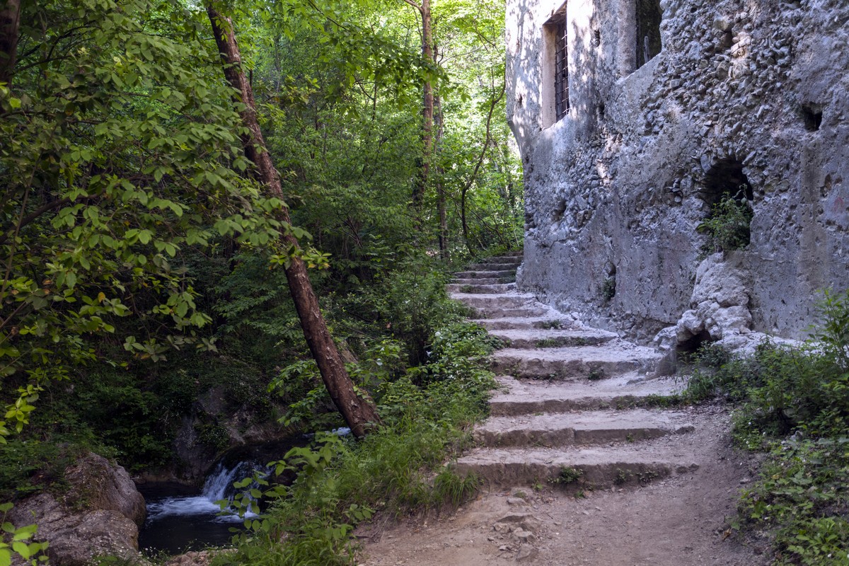 Little Fall stairs and an old building on the Valle dei Mulini Hike in Amalfi Coast, Italy
