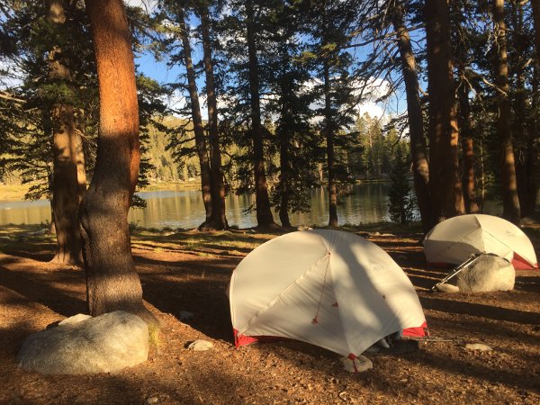 Lakeside camping on the John Muir Trail
