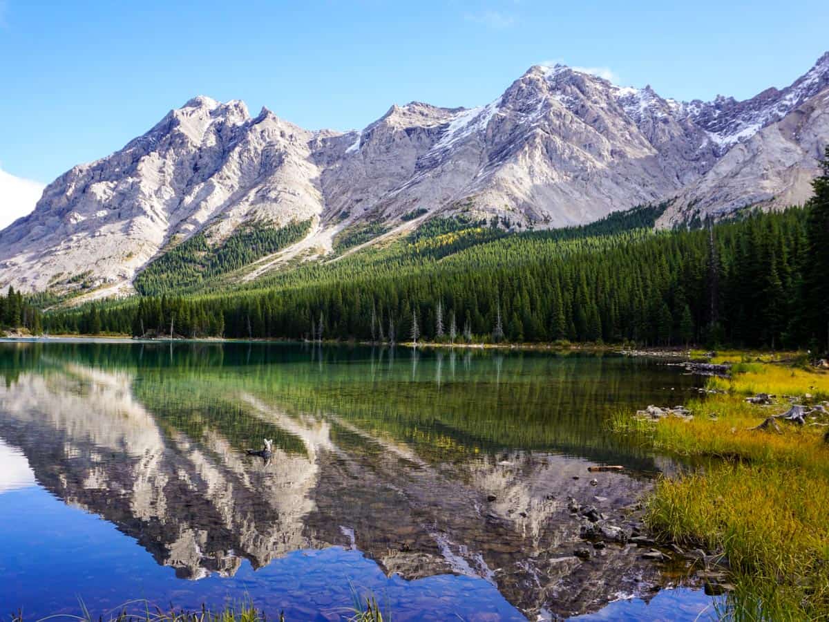 The stunning Elbow Lake on the Rae Glacier Hike in Kananaskis, near Canmore