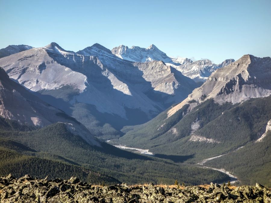 Beautiful views of the ForgetMeNot Ridge Hike near Bragg Creek, Calgary