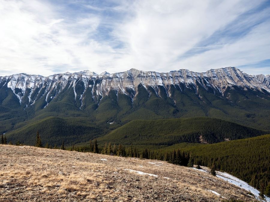 Stunning ridgeline on the Powderface Ridge Hike near Bragg Creek, Kananaskis