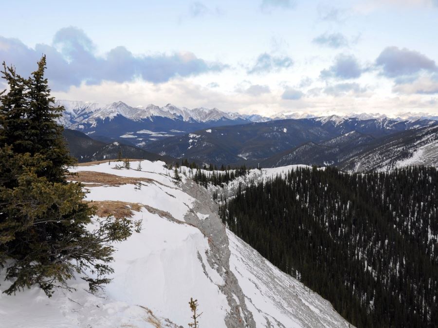 Mountain view on the Prairie Mountain Hike from Bragg Creek, Kananaskis