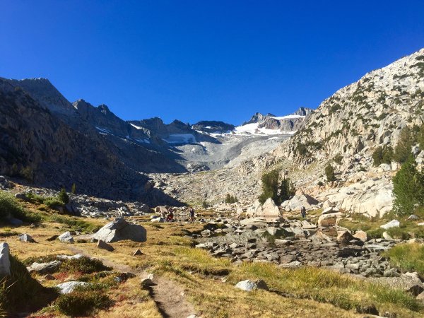 Trail and mountains from the John Muir Trail