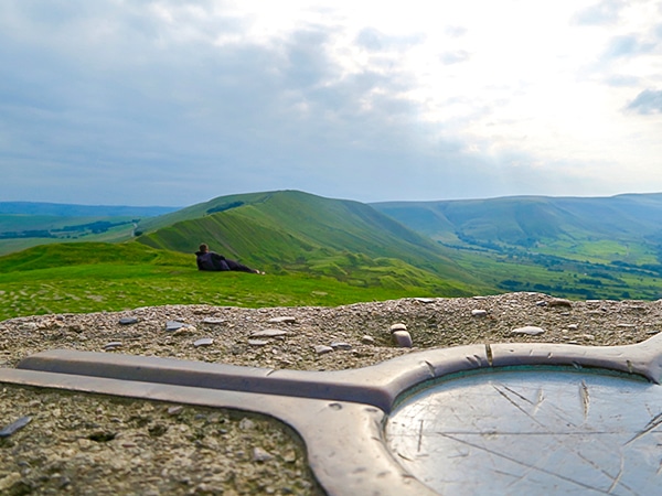 Trail of the Mam Tor Circular hike in Peak District, England