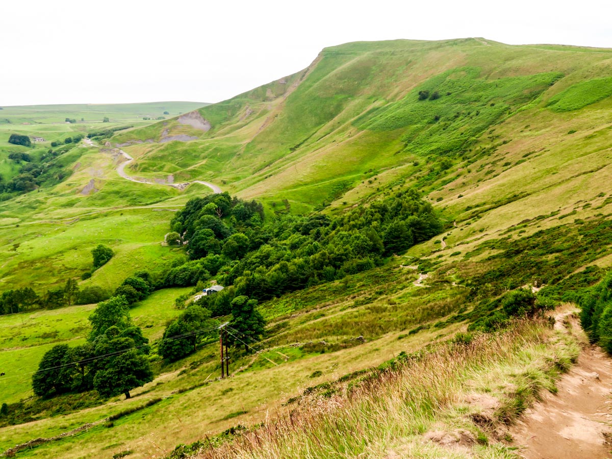 The path to Mam Farm on Mam Tor Circular Hike in Peak District, England