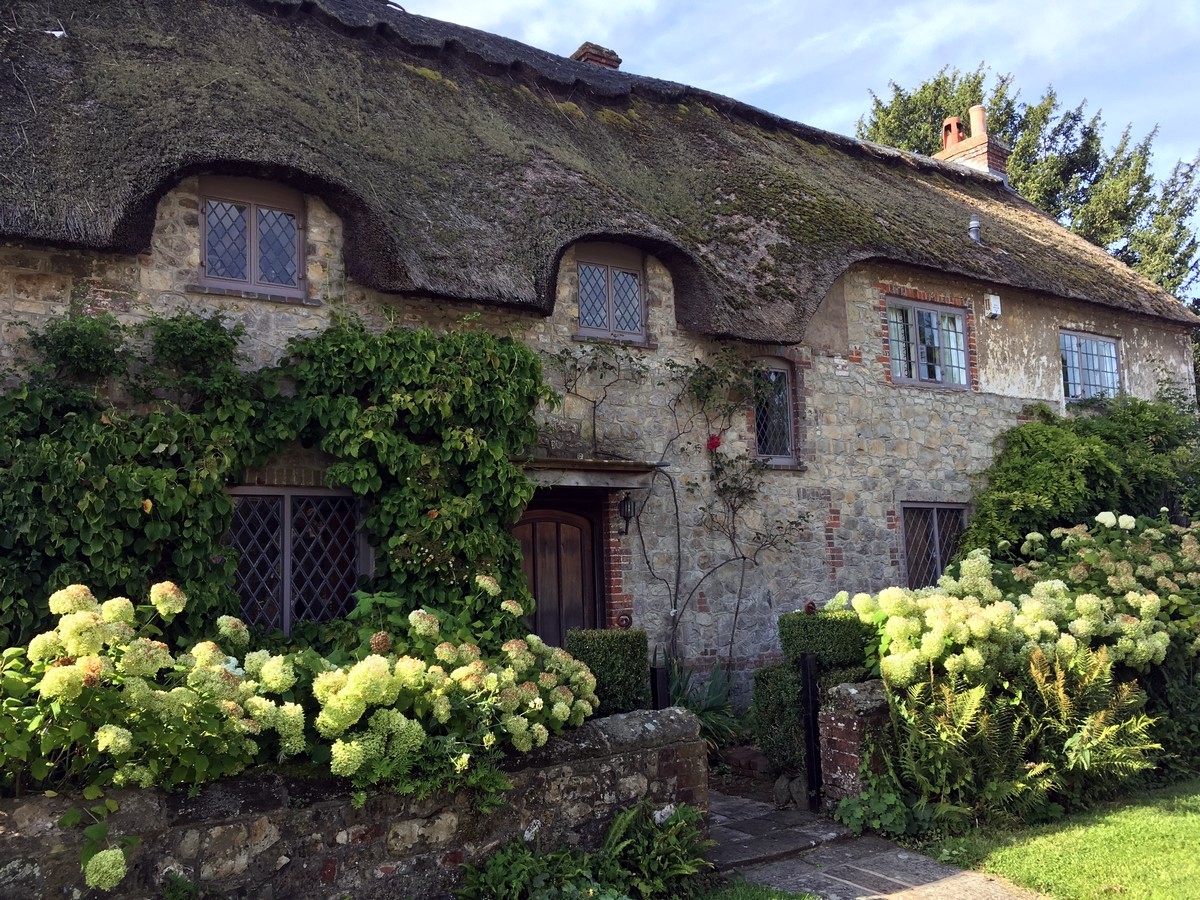 Cottage on the Amberley and the River Arun Hike in South Downs, England