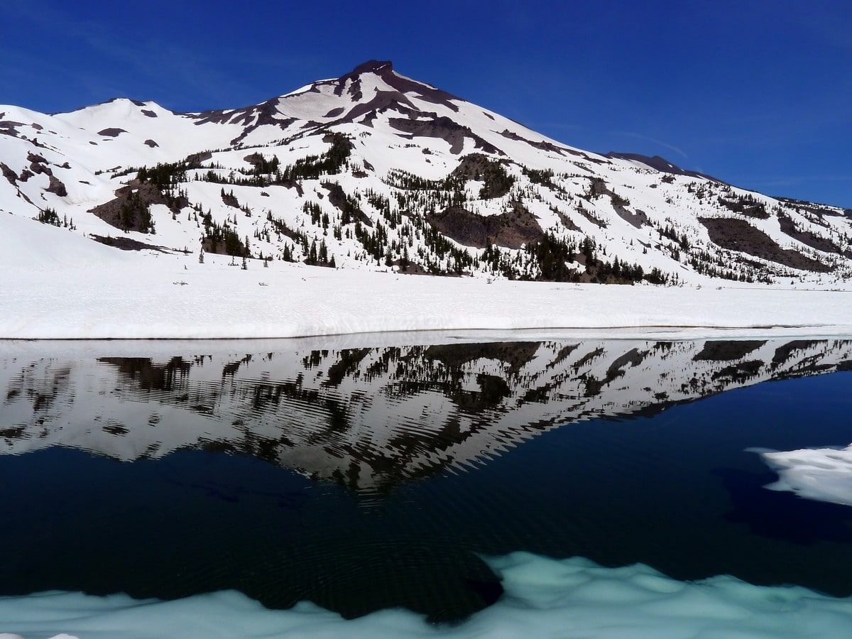 Not so green lake on the Green Lakes Hike near Bend, Oregon