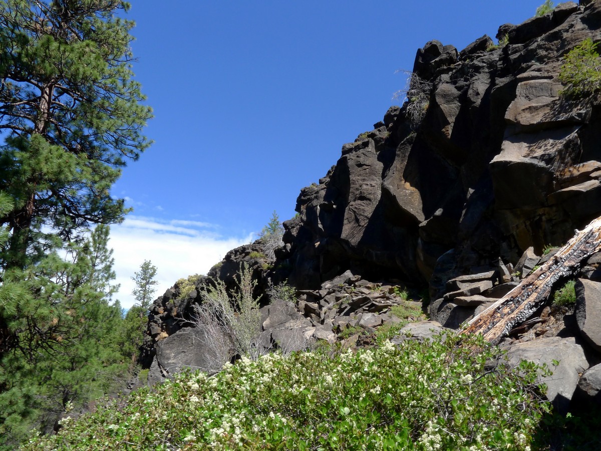 Rocky cliffs on the Whychus Creek Trail Hike near Bend, Oregon