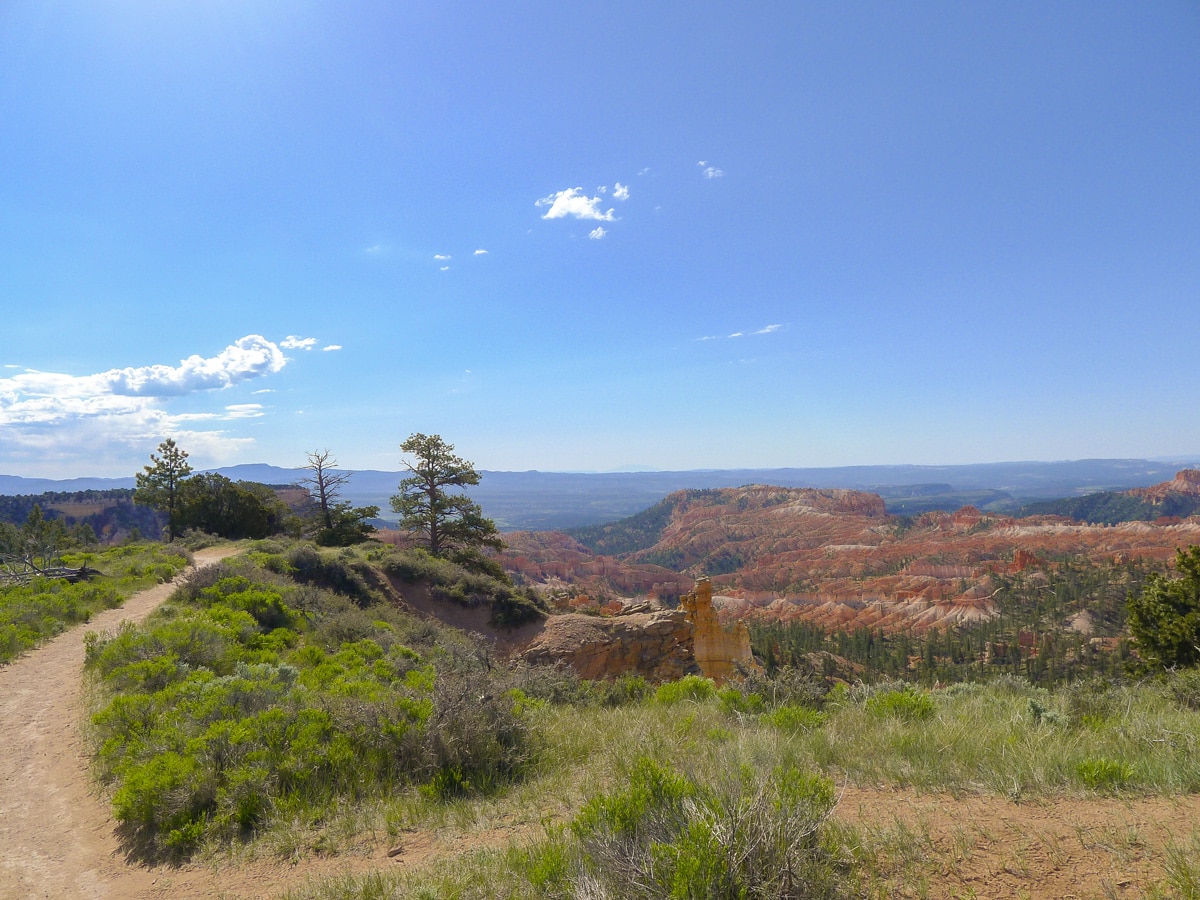 Trail on Fairyland Loop Trail hike in Bryce Canyon National Park