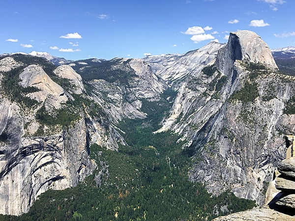 Scenery from the Sentinel Dome to Glacier Point hike in Yosemite Valley