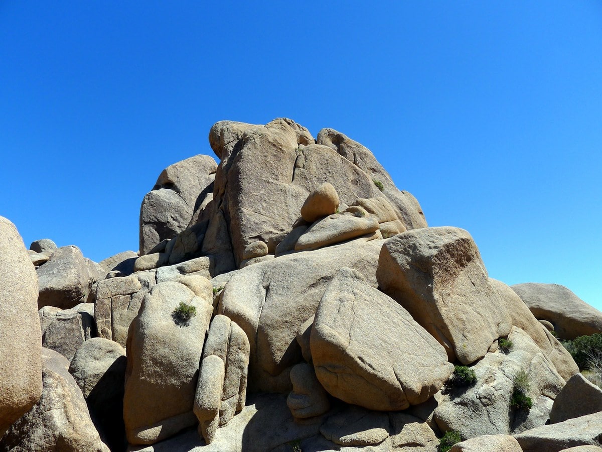Cragging cliffs on the Split Rock Trail Hike in Joshua Tree National Park, California