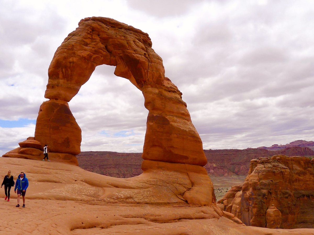 Delicate Arch hike in Arches National Park has amazing views