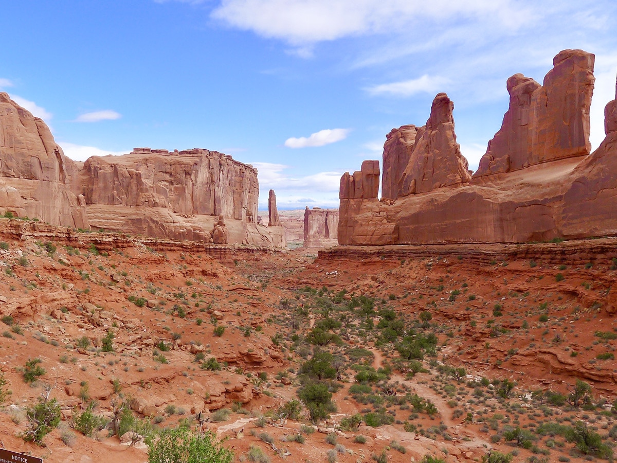 Beginning of Park Avenue hike in Arches National Park, Utah