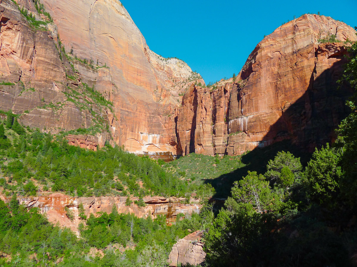 Emerald Pools hike in Zion National Park has amazing views