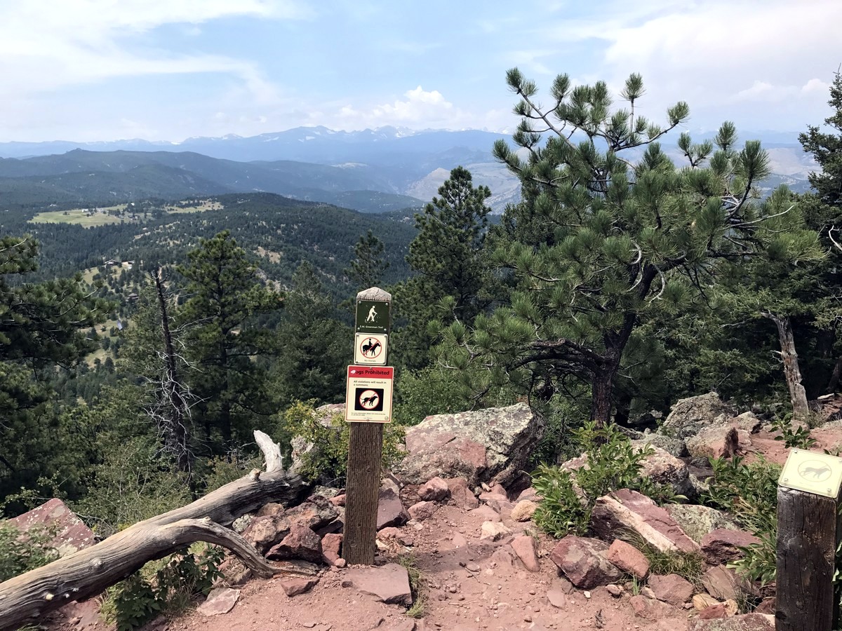 Green Mountain Hike in Boulder has good signing