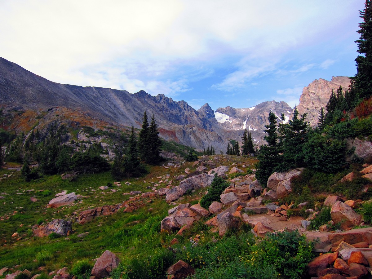 Red rocks along Lake Isabelle Trail Hike in Indian Peaks, Colorado