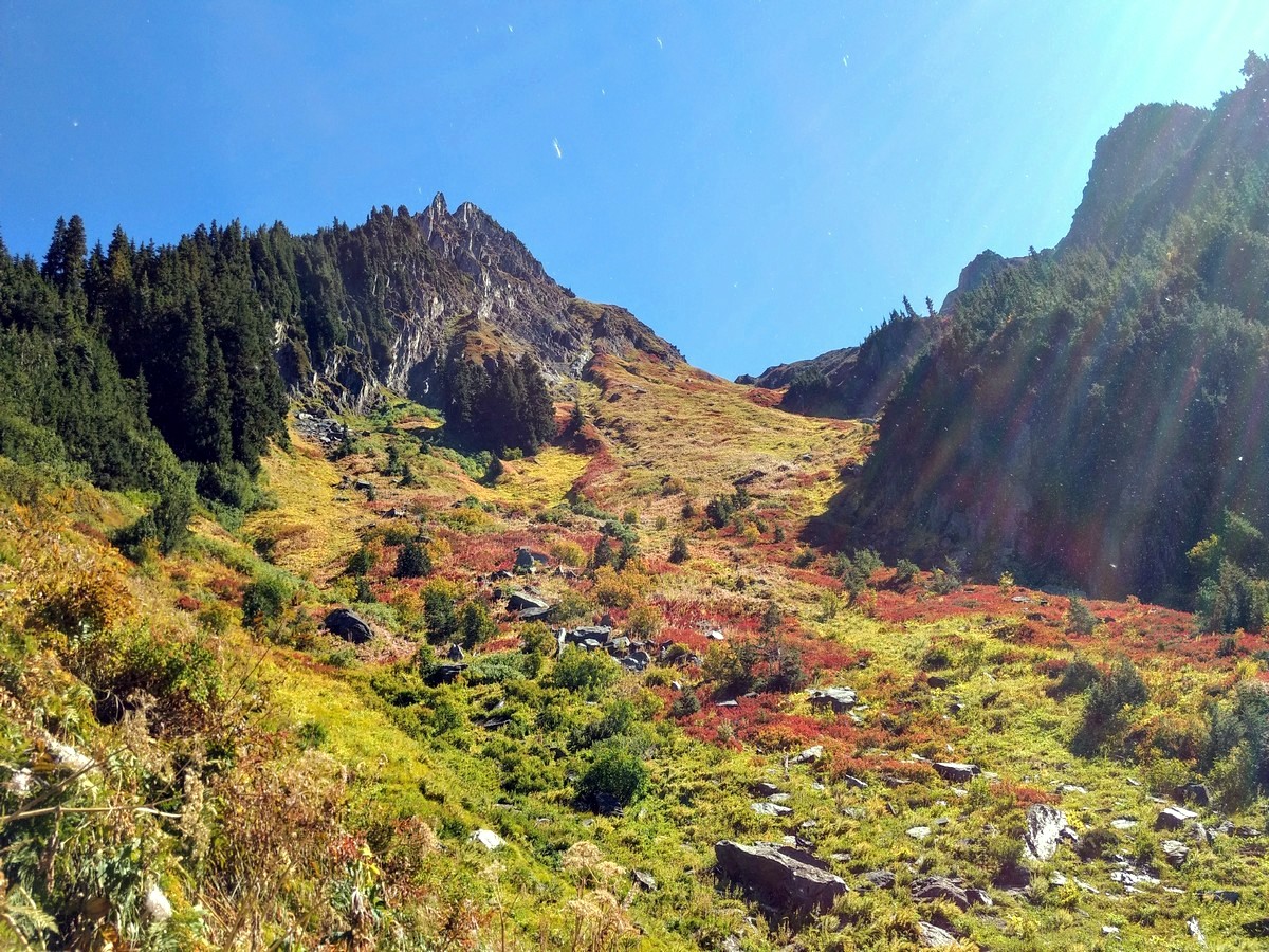 Autumn on the trail to the Hidden Lake, North Cascades, Washington