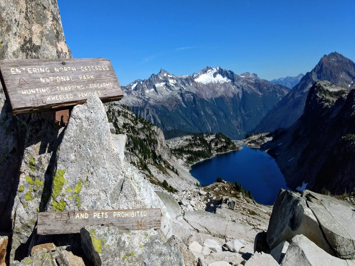 Hidden Lake trail in North Cascades has some beautiful views