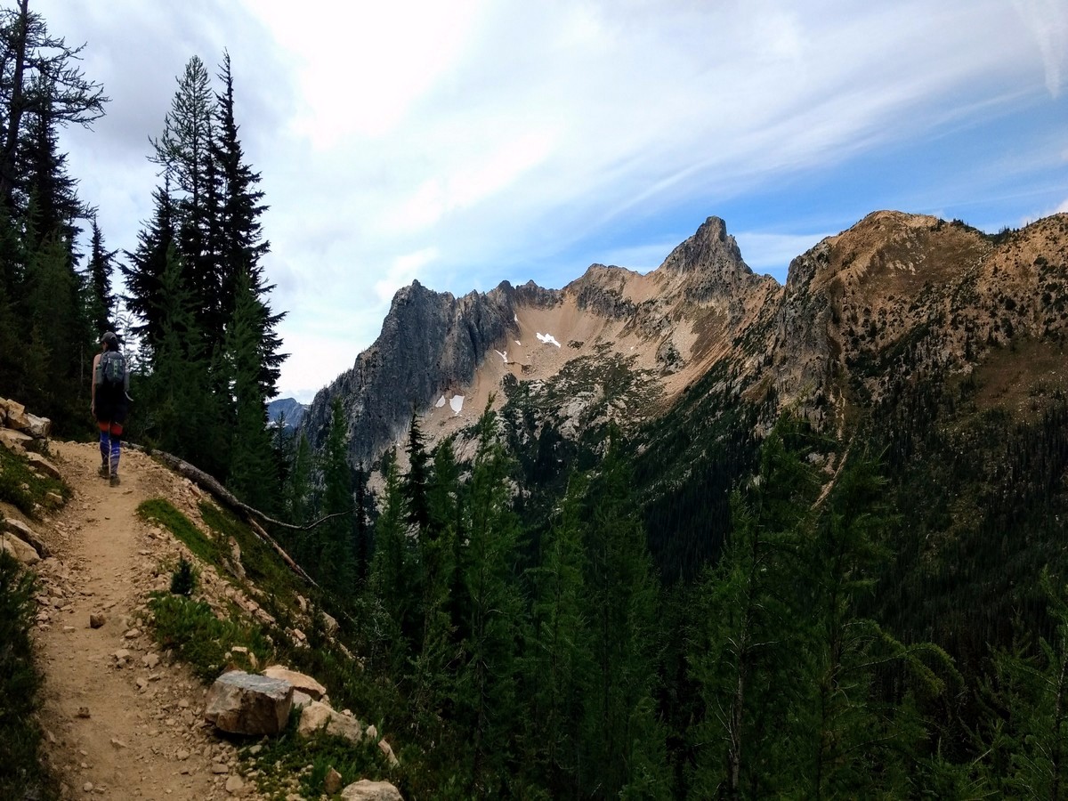 Porcupine Peak views on the Cutthroat Pass Hike in North Cascades National Park, Washington