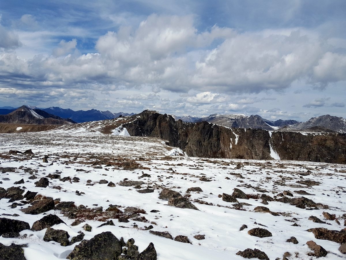 Flattop Summit and Hallett Peak Hike in the Rocky Mountain National Park has amazing views from the top