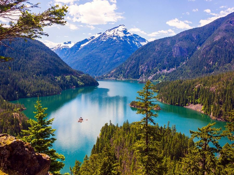 Diablo lake is in one of the best hiking regions in Washington