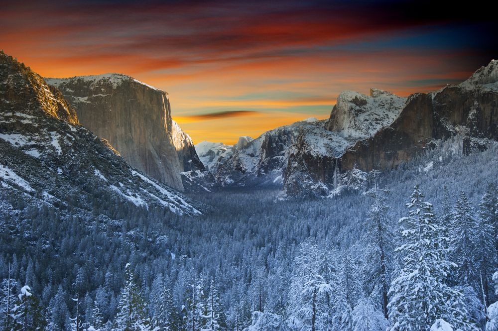 Beautiful valley on a winter weekend in Yosemite National Park